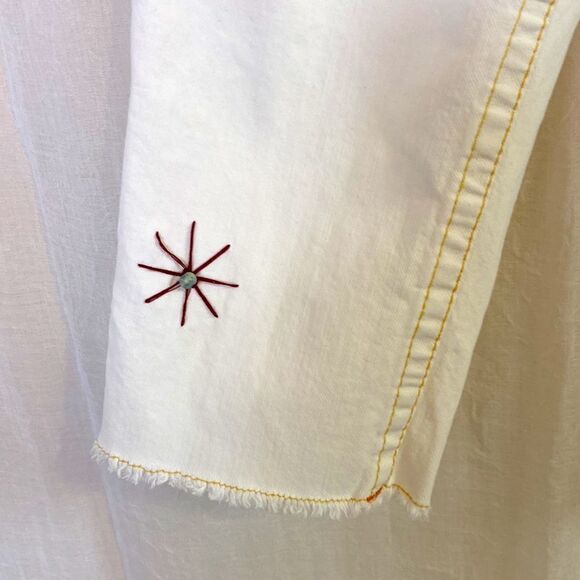 True Religion Jean Size 2 Embroidered Tan Bermuda Shorts - Picture 7 of 13